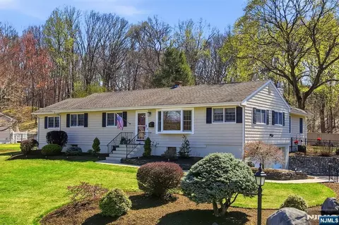 165 Page Dr, Oakland, NJ 07436