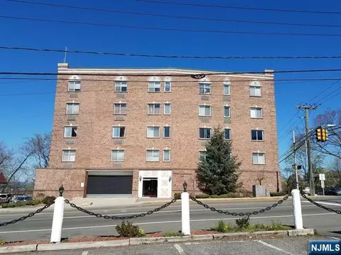 399 11th St #205, Palisades Park, NJ 07650