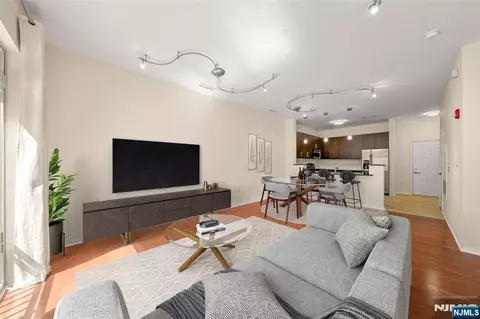 1105 Riverview Ave #105, Englewood, NJ 07631