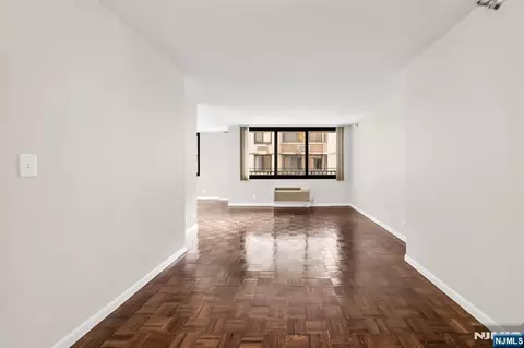 Living - 326 Prospect Ave #6J, Hackensack, NJ 07601 photo 4 of 7