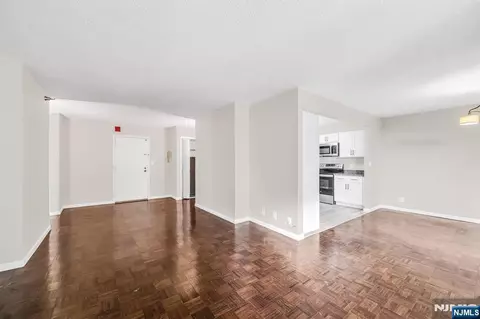 Living - 326 Prospect Ave #6J, Hackensack, NJ 07601 photo 2 of 7