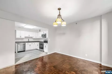 Dining - 326 Prospect Ave #6J, Hackensack, NJ 07601 photo 1 of 2