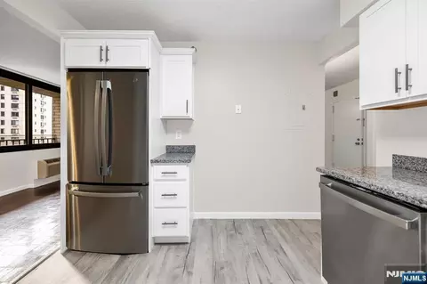 Kitchen - 326 Prospect Ave #6J, Hackensack, NJ 07601 photo 4 of 4