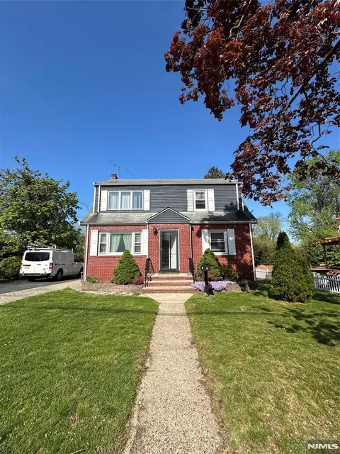 104 John Pl, Bergenfield, NJ 07621