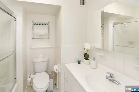 Bath - 125 Prospect Ave #10C, Hackensack, NJ 07601 photo 1 of 2