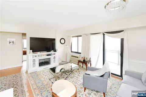 Living - 125 Prospect Ave #10C, Hackensack, NJ 07601 photo 2 of 2