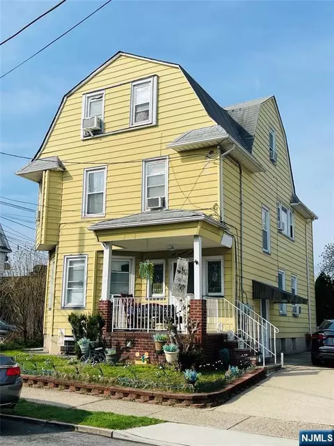 108 Bellevue Ave, Elmwood Park, NJ 07407