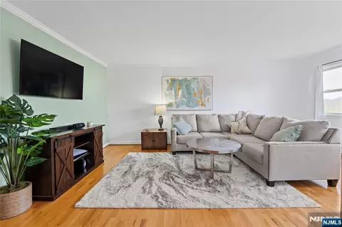 100 Pierson Miller Dr #D53, Pompton Lakes, NJ 07442
