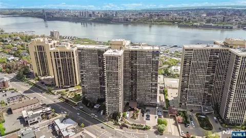 300 Winston #L1, Cliffside Park, NJ 07010