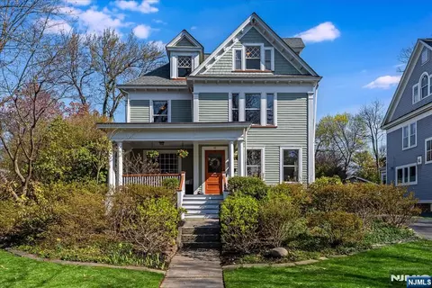 41 Oakwood Ave, Montclair, NJ 07043