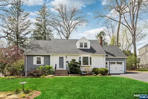 26 Addison Pl, Ho Ho Kus, NJ 07423