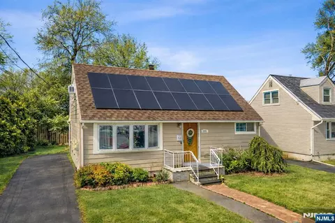 186 10th Ave, Hawthorne, NJ 07506