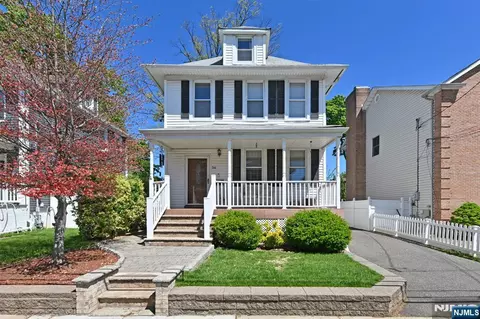 34 Gordon St, Ridgefield Park, NJ 07660