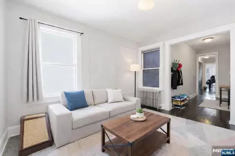 33 Thorne St #4, Jersey City, NJ 07307