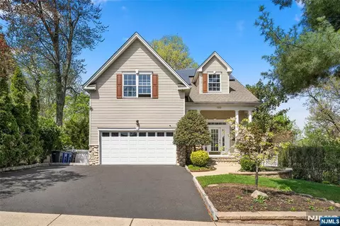 130 Irving St, Leonia, NJ 07605