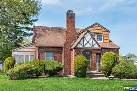 488 Grove St, Clifton, NJ 07013