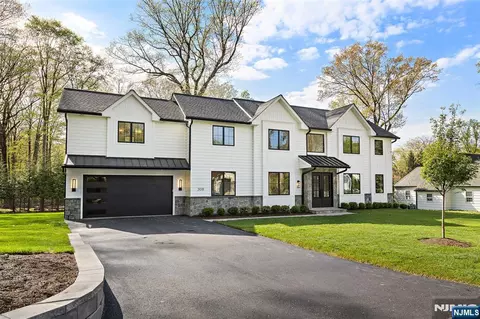 308 Myrtle St, Haworth, NJ 07641