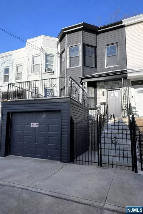 41 Arlington Ave, Jersey City, NJ 07305