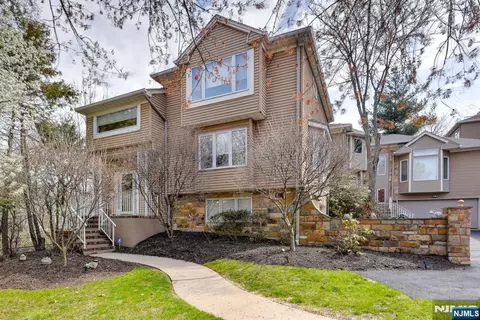 18 Dockery Dr #164, West Orange, NJ 07052