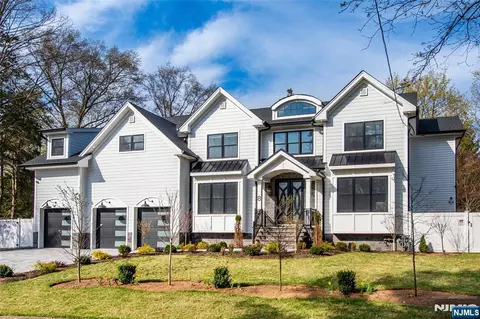 8 Broad St, Demarest, NJ 07627