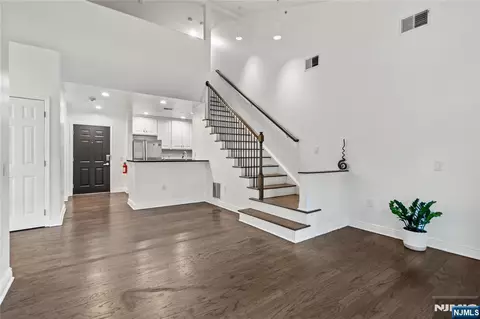 7400 River Rd #442, North Bergen, NJ 07047