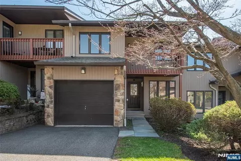 141 Wedgewood Dr #18, Woodland Park, NJ 07424