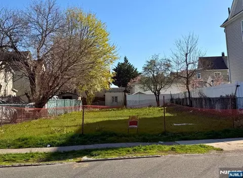 75 Campbell Ave, Hackensack, NJ 07601 photo 3
