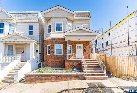 204 19th Ave, Irvington, NJ 07111