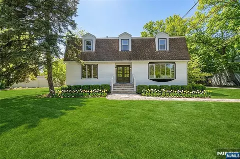 183 Wyckoff Ave, Wyckoff, NJ 07481