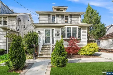 253 Maplewood Ave, Bogota, NJ 07603