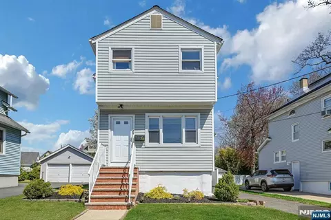 34 Shadyside Ave, Dumont, NJ 07628