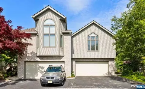618 Fir Ct #618, Norwood, NJ 07648