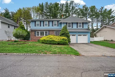 7 Chicopee Dr, Wayne, NJ 07470