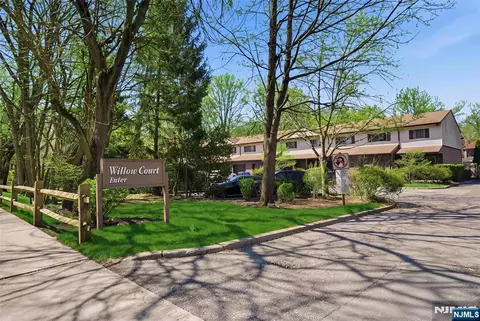 170 Knickerbocker Rd, Englewood, NJ 07631