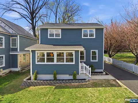 59 Erie Ave, Midland Park, NJ 07432