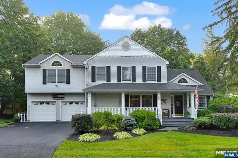 81 S 5th St, Park Ridge, NJ 07656