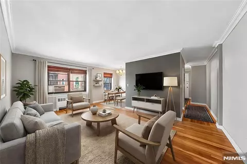241 E Main St #2B, Bergenfield, NJ 07621