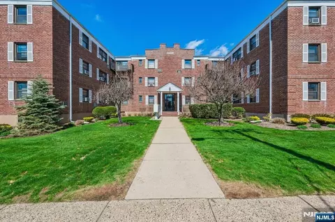 241 E Main St #2B, Bergenfield, NJ 07621