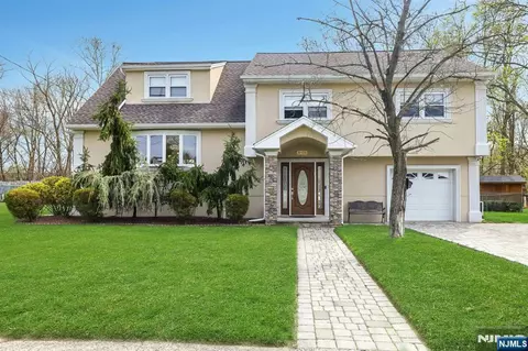 9-09 Elaine Ter, Fair Lawn, NJ 07410