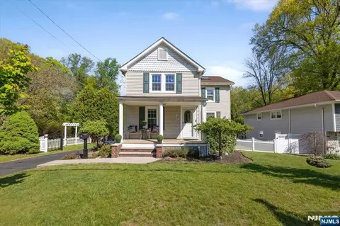 38 Maple Ave, Westwood, NJ 07675