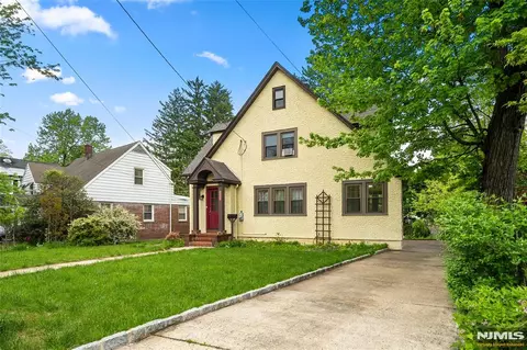 1231 Alicia Ave, Teaneck, NJ 07666