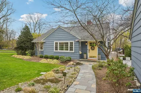 589 Highland, Montclair, NJ 07043