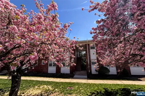100 Pierson Miller Dr #A11, Pompton Lakes, NJ 07442