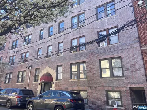 527 34th #29, Union City, NJ 07087