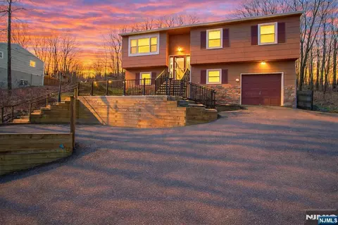 142 Valley View Dr, Rockaway, NJ 07866