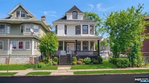 158 15th St, East Orange, NJ 07017