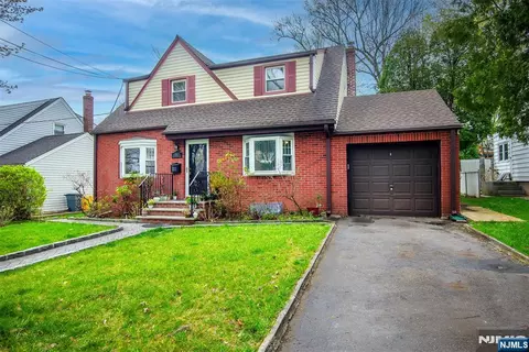352 Billington Rd, Teaneck, NJ 07666