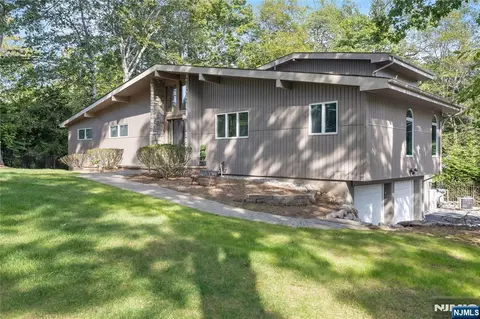 727 Rolling Hill Dr, River Vale, NJ 07675