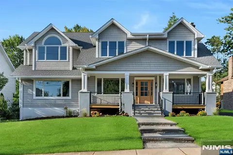 306 Ogden Ave, Teaneck, NJ 07666