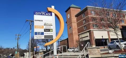 2301 City Pl, Edgewater, NJ 07020